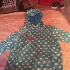 Nike therma-fit sweater